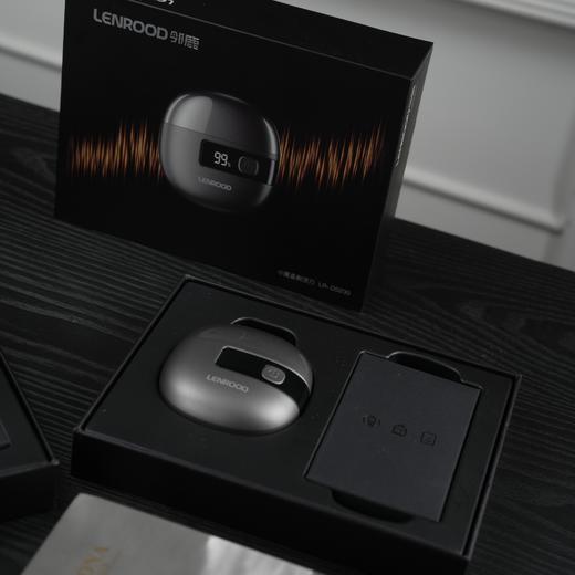 【邻鹿星际小魔盒剃须刀】搭载数字电量显示、磁吸浮动刀头，支持全身水洗，兼具高颜与迷你便携送礼 商品图2