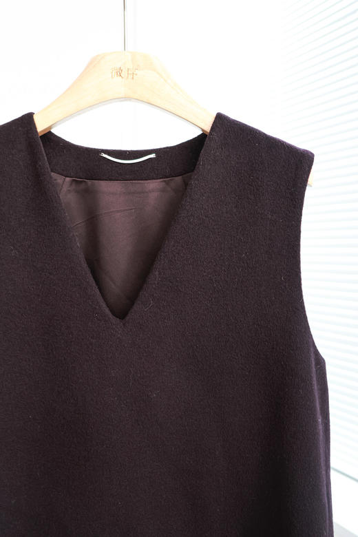 歌剧魅影|极简V领羊毛马甲 商品图4