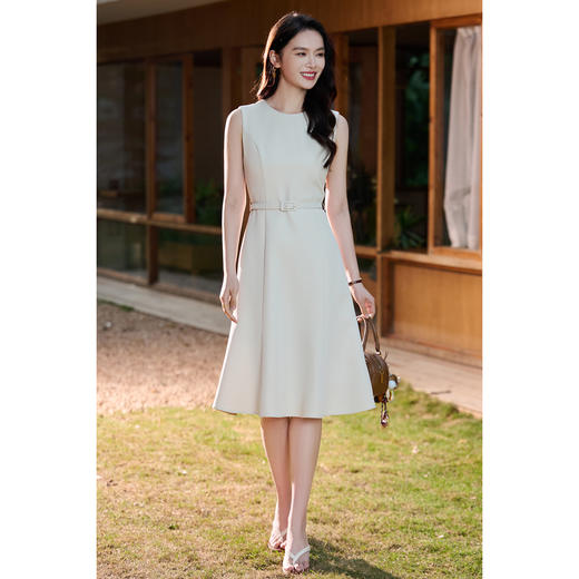 极简优雅的 “万能裙” 米色超百搭 自带高级感 米思阳2026春新款优雅通勤OL背心连衣裙无袖修身中长款裙子女5980 商品图3