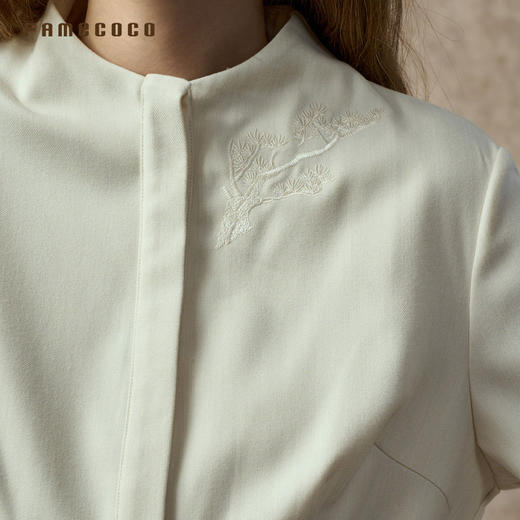 Famecoco范可儿优雅通勤气质立领收腰连衣裙杏色极简衬衫裙FAC8FA014 商品图3