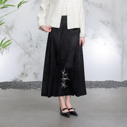 三彩【珠落纸影】2026春季新款新中式半身裙绣花改良马面裙长裙C 商品图2