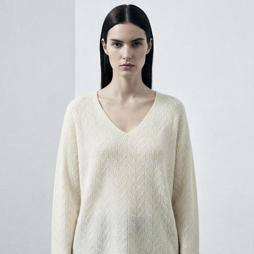 【咕咕同款】KINGDEER/KD秋冬新款女式V领慵懒休闲羊绒衫 约170g L805511经典基本款/气质款/100%山羊绒鹿王 商品图7