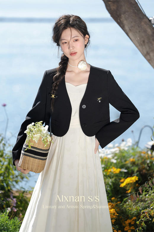 鹿向南「风吟物语」法式设计感小众杏色连衣裙女春季简约吊带长裙 商品图5