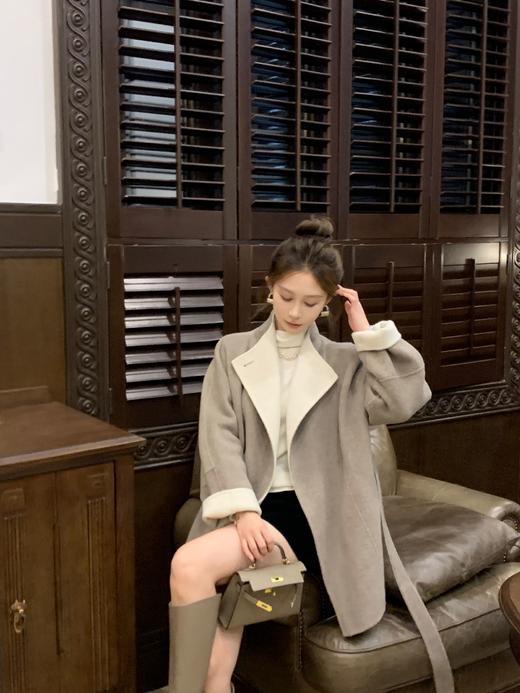 现货【冬日爱丁堡】秋冬新高级气质双拼色澳绒手工双面尼大衣 商品图3