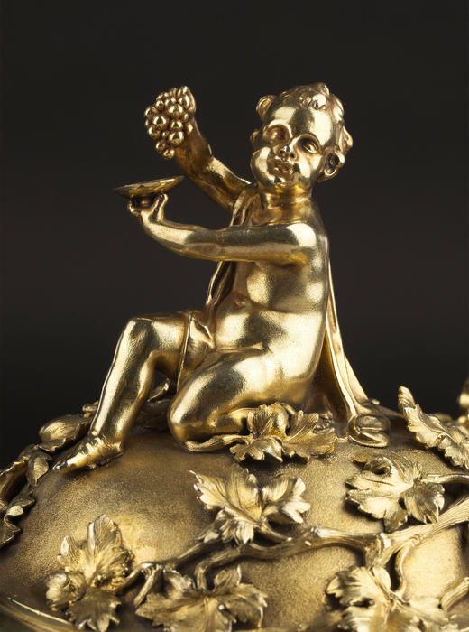 独角鹿西洋古董1830-1840年代英国著名银器工坊Storr & Mortimer签名出品幼年巴克斯主题银鎏金精雕带盖啤酒杯 商品图5