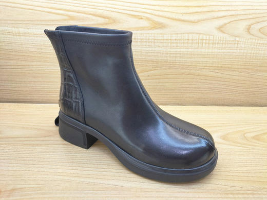 2024秋冬新款豪行真皮女鞋24412062时尚女短靴显瘦中跟女单鞋 商品图1