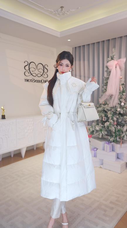 【孤品样衣，不退不换】200g+民族风白鸭绒可脱卸翻领羽绒服 商品图1