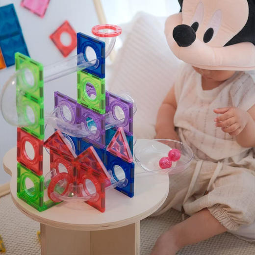 【赠磁力小车】Luka卢卡钻面管道磁力积木110P 正方形 三角形管道强磁小车三角磁力片 儿童益智玩具新年礼物 商品图11