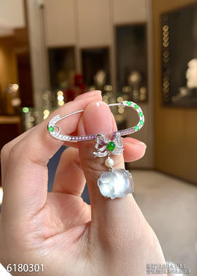 6180301，胸针。具体价格微信咨询