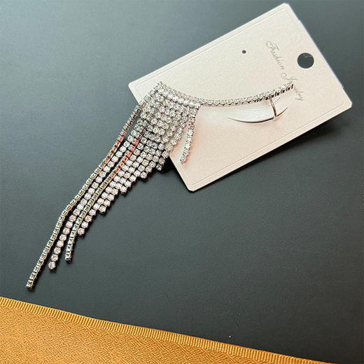 摇曳流苏点缀璀璨水钻银针耳环-纪念日百货门店同款168644088 商品图1