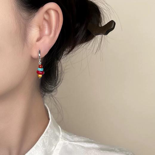 【圣湖双色藏风耳钉】复古新中式天然石串珠耳环 手工设计款国风油画感气质耳饰 商品图1