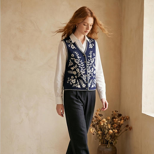 【咕咕同款】King Deer/鹿王秋季上新女式休闲百搭刺绣羊绒马甲L805804复古奶奶风鹿王 商品图7