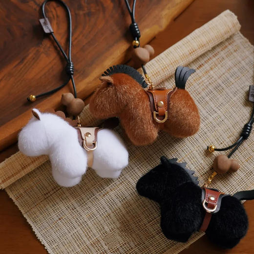 呈白X徐悲鸿美术馆马上福禄小马随身香挂|奢牌工艺水准，随手挂包出片又有大牌感 商品图2