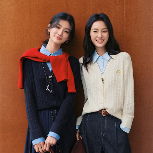 【严选】诗凡黎学院风假两件绞花针织衫2026春新款叠穿内搭针梭拼刺绣毛衣7H1430581 商品图0