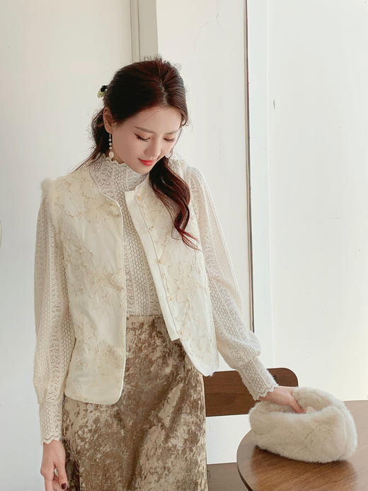 【百图lulu定制】【雪绒花马甲】雪绒花 金线编织 提花暗纹 水晶扣 夹棉  拼水貂毛 马甲 商品图0