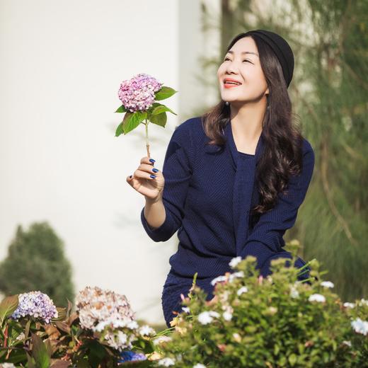 【林栖设计小店】红颜新禧|复古优雅多色飘带修身显瘦2026春新款毛织上衣G1961385 商品图2