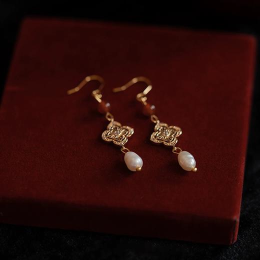 【宝相珍珠耳坠】复古新中式天然石串珠耳环 手工设计款国风油画感气质耳饰 商品图3