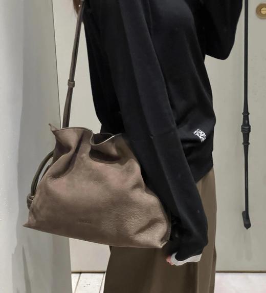 重磅渠道   苔原色中号福袋包  欧洲进口牛巴革绒面牛皮  flamenco单肩斜挎腋下包手拿包 商品图1