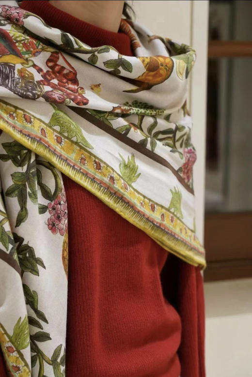 120-7 渠道货 独家一手 小禾 新年系列 马上封侯 真丝羊绒 140*140 大方巾 商品图5