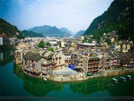 春节5日【贵州经典】｜初见贵州の探瀑寻寨访城——邂逅黔山秀水与苗寨星辉 商品图3