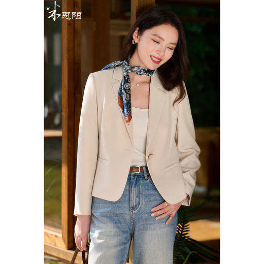 爆款西服 奶油杏百搭王 职业OL小西装  米思阳2026春新款时尚气质修身显瘦短款外套女6029 商品图2