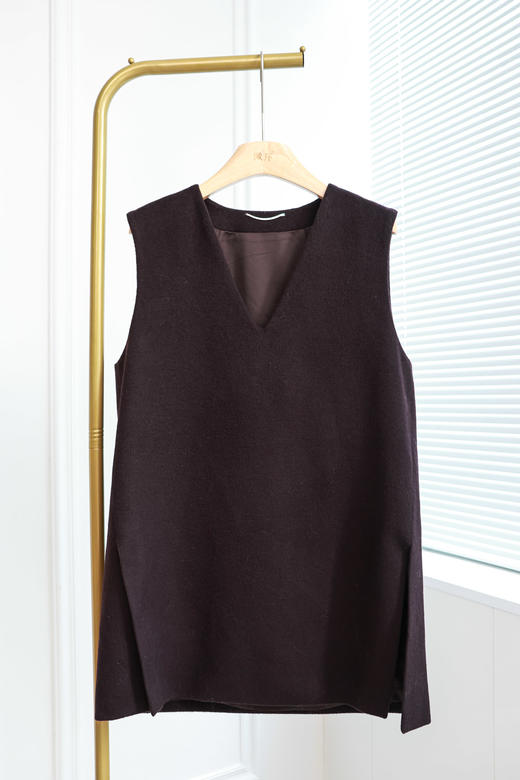 歌剧魅影|极简V领羊毛马甲 商品图2