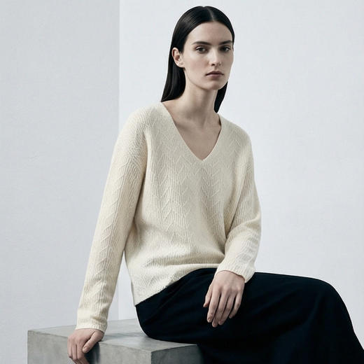 【咕咕同款】KINGDEER/KD秋冬新款女式V领慵懒休闲羊绒衫 约170g L805511经典基本款/气质款/100%山羊绒鹿王 商品图5