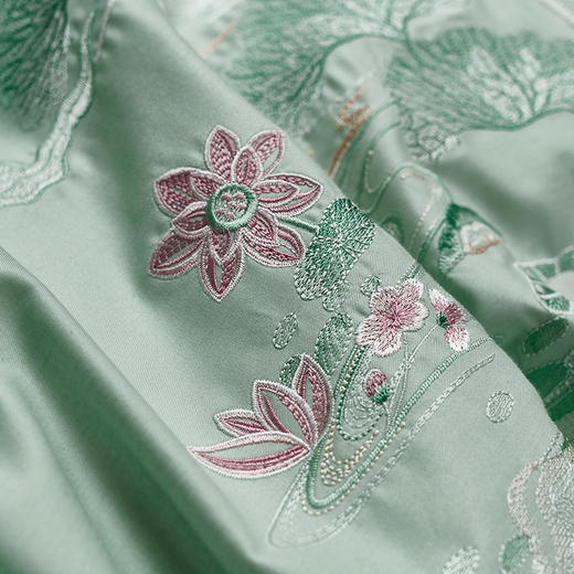 【春上新】10楼 富安娜 素绣床单四件套 / 国色系列·婉若清风 吊牌价2980~2680元 活动价 699-799元 商品图6