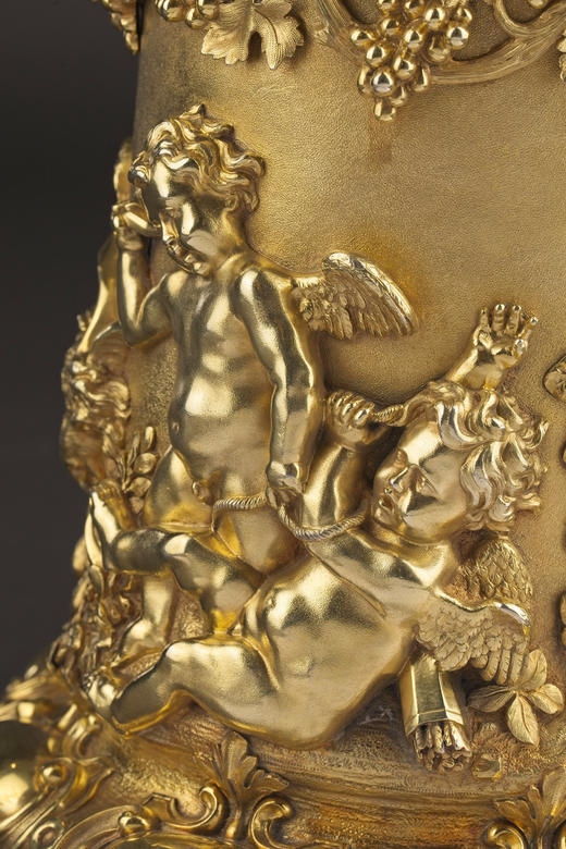 独角鹿西洋古董1830-1840年代英国著名银器工坊Storr & Mortimer签名出品幼年巴克斯主题银鎏金精雕带盖啤酒杯 商品图9