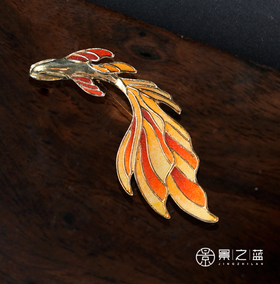 【彼达思】金鳞跃胸针 左