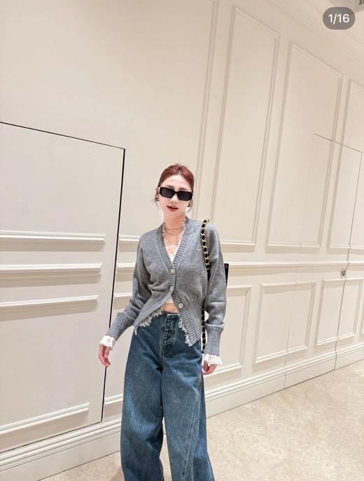 一店k 啊啊啊！甜酷蕾丝杀疯了！！真的太美了！我真是爱了又爱啊！ V领+短款收腰版型，超显比例超显瘦！对小个子姐妹更是超友好！ANN新款蕾丝拼接收腰针织外套 商品图5