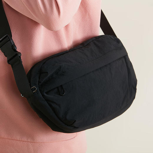 NITORI宜得利家居  简约百搭休闲斜挎包肩包大容量随行包 商品图1