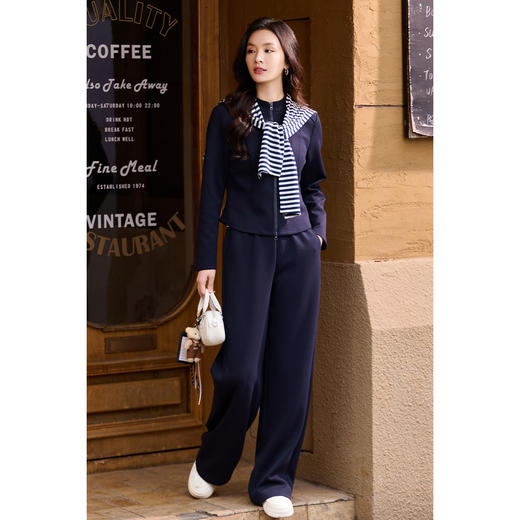 天丝棉感空气层休闲套装 舒适“零束缚” 完美收腰版型上身超绝！米思阳2026春新款时尚套装 舒适修身外套+休闲直筒裤两件套女6055 商品图3