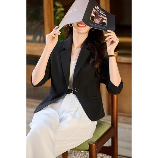 爆款西服 奶油杏百搭王 职业OL小西装  米思阳2026春新款时尚气质修身显瘦短款外套女6029 商品图7