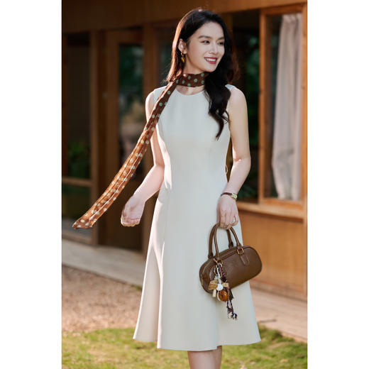 极简优雅的 “万能裙” 米色超百搭 自带高级感 米思阳2026春新款优雅通勤OL背心连衣裙无袖修身中长款裙子女5980 商品图2