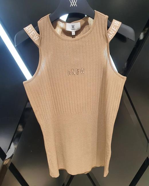 Anew家新款春夏女士针织吊带小背心来了！小价位🔥爆款百搭，🇰🇷各大球星网红都在秀的背心，单穿或者搭配外套都炒鸡好看，工装风上身干练十足，吊带背心夏天穿清爽舒适，定制特种纱，采用德国进口机编织！ 商品图0
