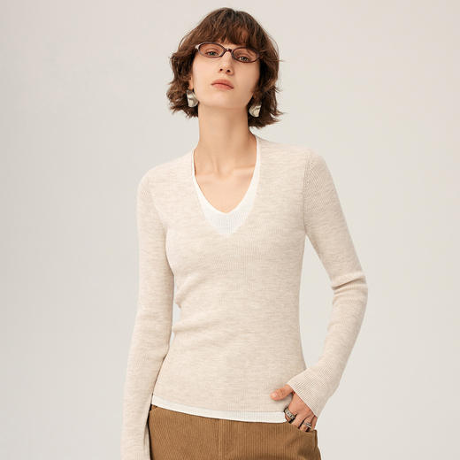 「自」全新升级【铂金会员422/天猫569/差价147】(23512)洛诗琳秋冬100%美丽诺羊毛衫2025冬季新款假两件V领撞色叠穿打底针织衫衣 商品图1