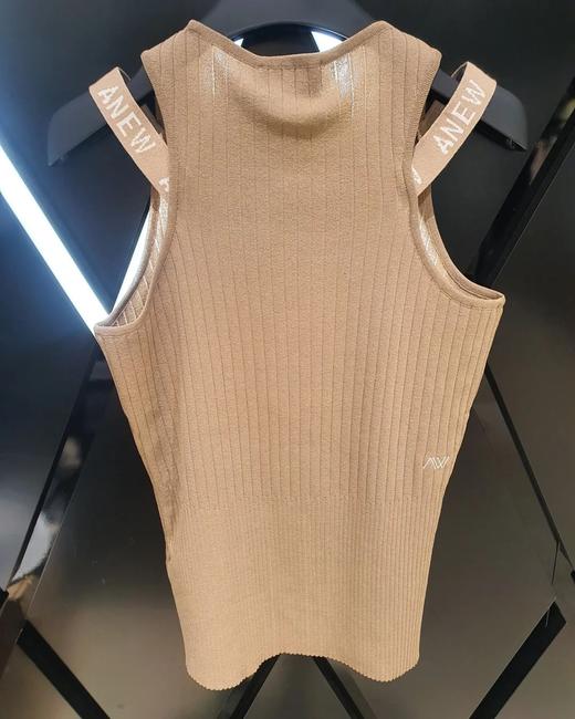 Anew家新款春夏女士针织吊带小背心来了！小价位🔥爆款百搭，🇰🇷各大球星网红都在秀的背心，单穿或者搭配外套都炒鸡好看，工装风上身干练十足，吊带背心夏天穿清爽舒适，定制特种纱，采用德国进口机编织！ 商品图1
