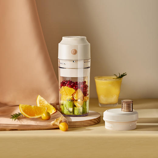 小熊（Bear）榨汁杯 家用便携式榨汁机 水果蔬果汁机 秒碎冰迷你小型果汁杯 LLJ-T03H1 商品图0
