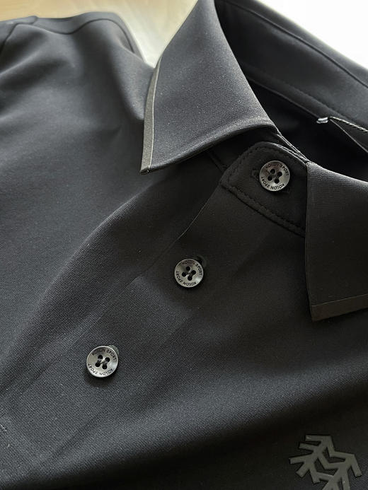 原单正品 KOLON SPORT可隆男士拉绒商务POLO衫
颜色：黑色，灰色
尺码：L，XL，XXL，XXXL，4XL 商品图2