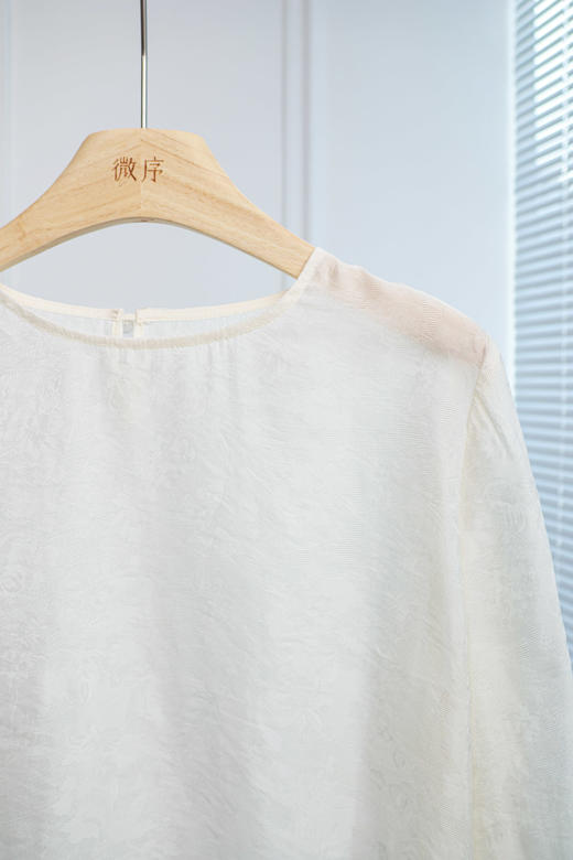 东方栀白|仙气重工蕾丝袖口上衣 商品图1