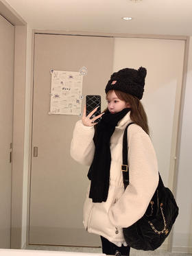 金蘑菇菇 在暴雪时分 Moncl*私服羽绒服 / 三星鸭绒 没有帽子很方便