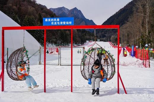 2.23-27 孟屯河谷5天4夜滑雪冬令营！“小小滑雪运动员”养成记，国职教练1V5带教，双板单板自由选，封闭管理+24小时照护 商品图5