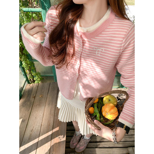 <曾小咸推荐>现货秒杀 ！微信超特价！韩系条纹假两件针织开衫 日常199.99 立减100 秒杀99.99！！ 商品图4