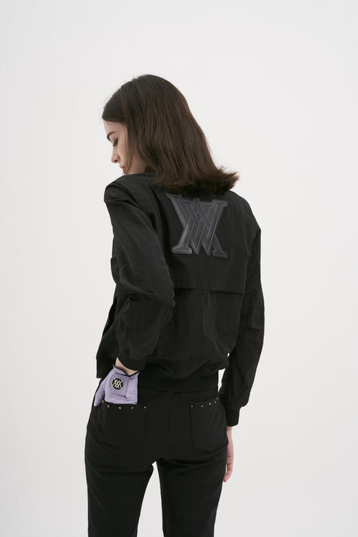 Anew早春女士侧破骨直筒长裤来了！采用略厚的防水弹力面料，挺括有型，初春乍寒，露水多，防水又能保暖的神裤实穿又时髦，侧边破骨修饰腿部线条，显瘦拉高，版型一流，直筒版型对身材要求不高，穿着感舒服！ 商品图2