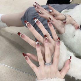 【新年美甲❗ins风潮流造型】穿戴甲高级感酒红法式美甲ins风穿戴美甲甲片显白假指甲美甲。rf