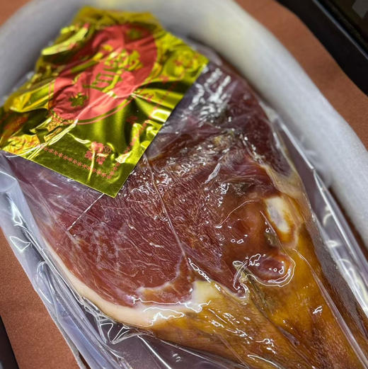 【高品质金华火腿】高端送礼首选，拿捏人情世故，把千年非遗的鲜香捧回家~🏮
大拇指金华火腿，咸香醇厚，礼盒载满祝福！
吃出团圆味，送出新意情！ 商品图5