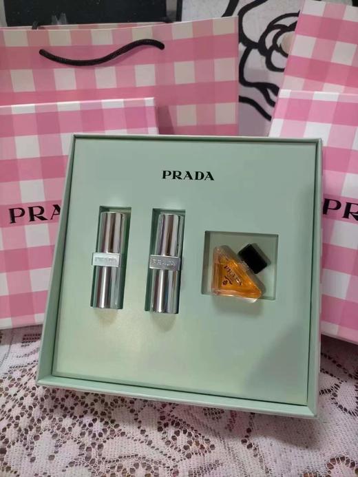 【爆款】送礼袋！普拉达三件套粉格四方礼盒配礼袋（银管口红U001/B107-B101-我本莫测7ml） 商品图1