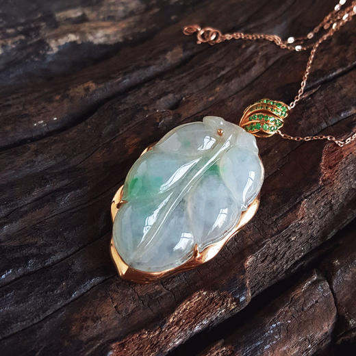 【天然正品】A货翡翠AU750黄金镶天然细腻飘绿冰种叶子（金枝玉叶）翡翠吊坠项链49.0*24.5*8.8MM（皆取最大值）101125AH25 商品图7