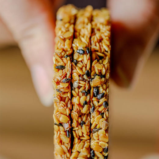 黑松露亚麻籽脆  118g/盒（10-12块左右）  脱壳新生！一口吃掉28600mg黄金营养！ 商品图2